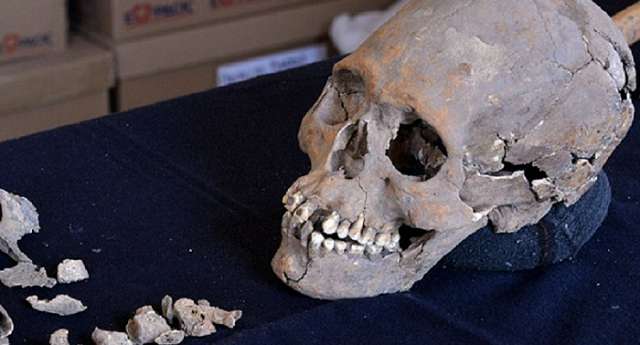 1,600-Year-Old ‘Posh’ skeleton with stone-encrusted teeth found in Mexico